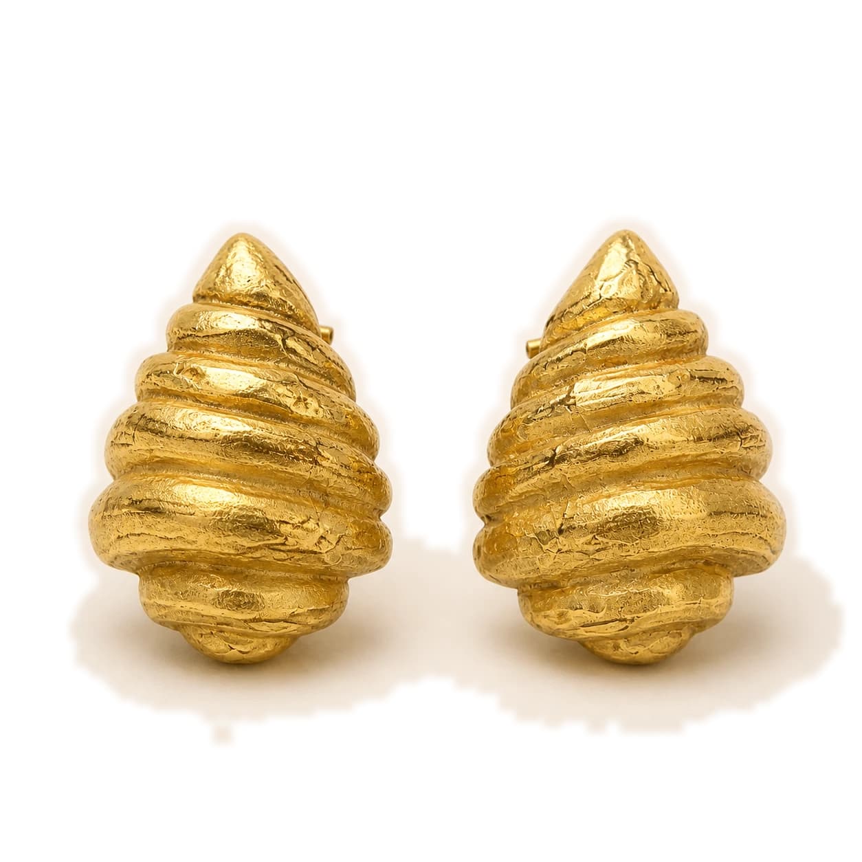 Pendientes concha en oro amarillo