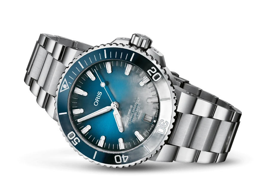 Aquis date calibre 400