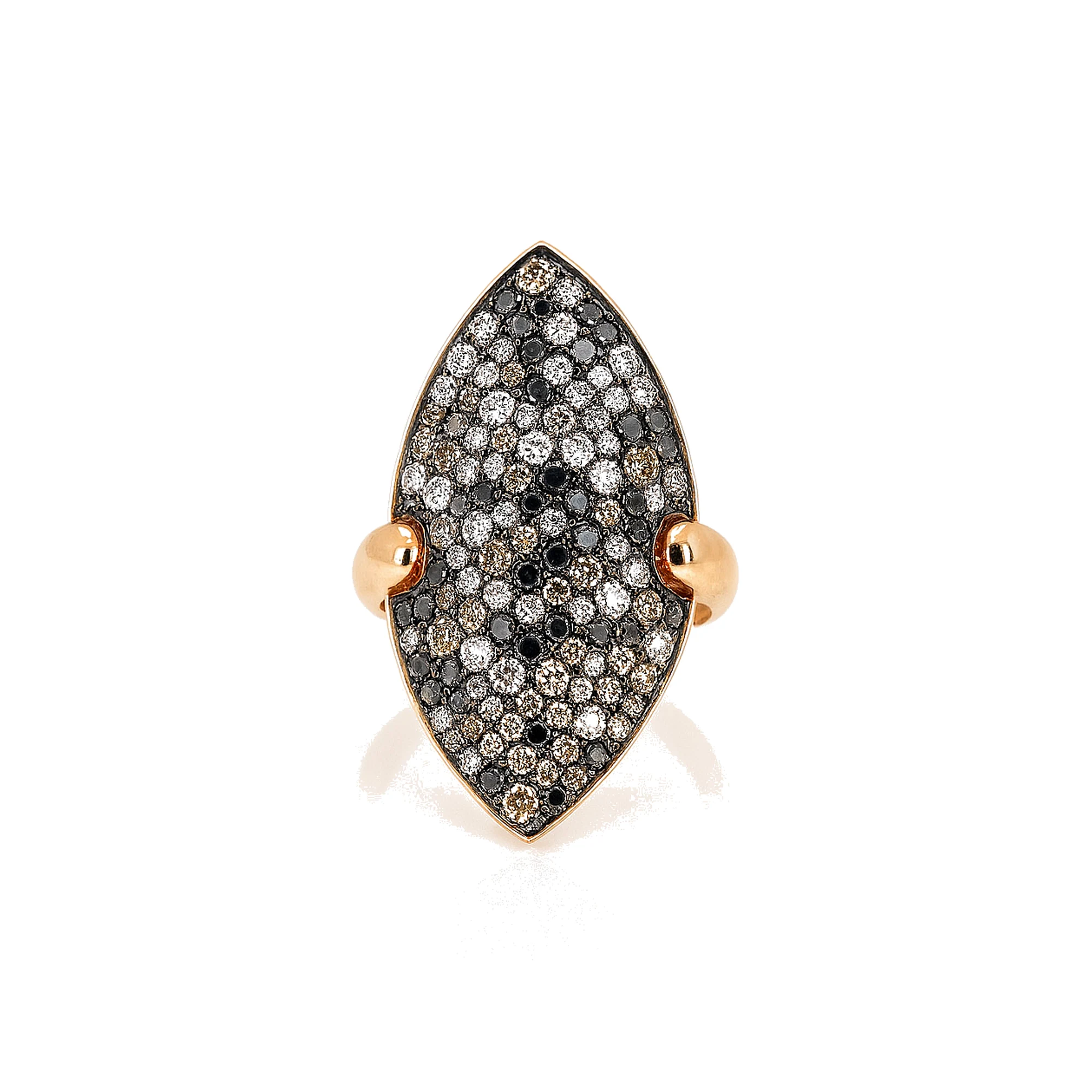 Anillo de oro con diamantes