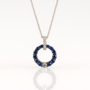 Colgante de oro con diamantes