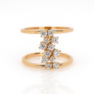 Anillo de oro con diamantes