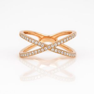 Anillo de oro con diamantes