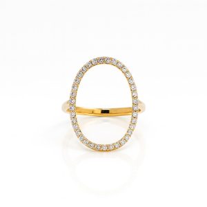 Anillo de oro con diamantes