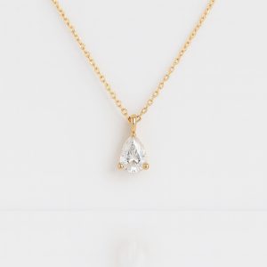Colgante de oro con diamantes