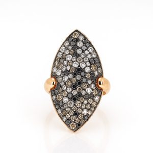 Anillo de oro con diamantes